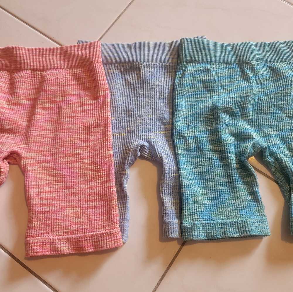Forever 21 kids knit shorts,size S,pink,green,blu